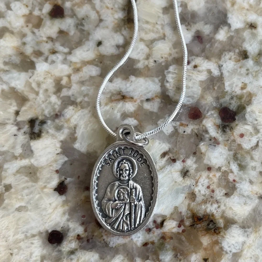 A St Jude medal CHARITY - Picture 3 of 4